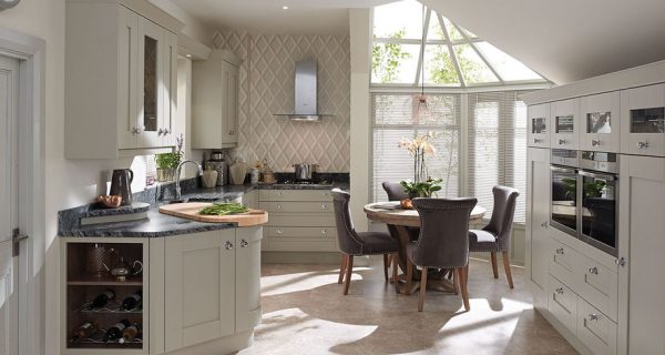 quality-kitchen-doors-nottingham-curved-style.jpg